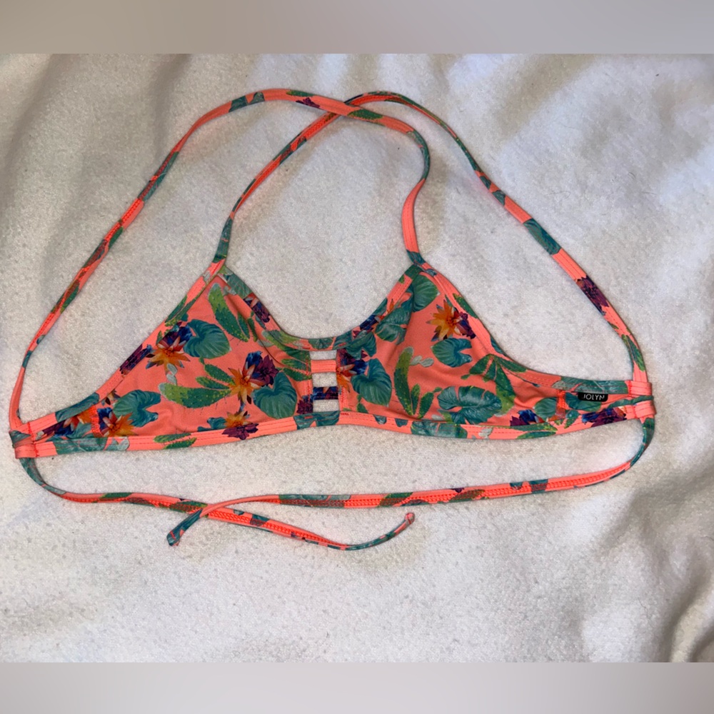 Jolyn print tomcat bikini.